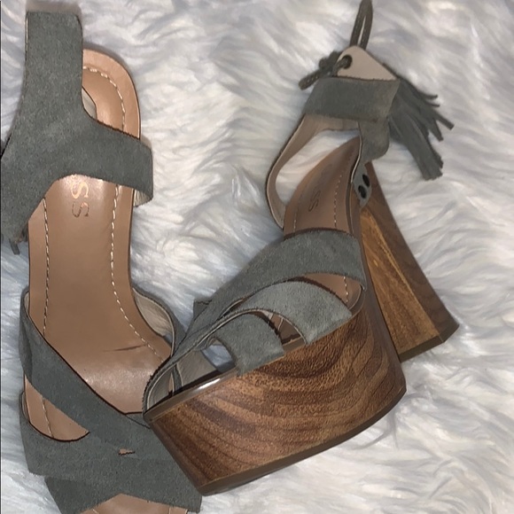 Guess Sage Green Platform Shoes - Picture 5 of 5